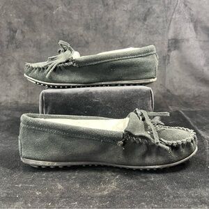 Minnetonka Kilty Moccasin Slip-On Shoes Black Suede  Women's Size 11 Style 400